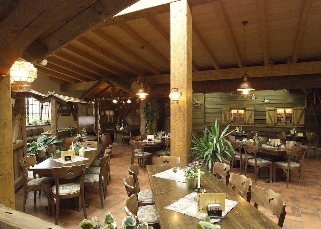Hotel Raeuberschaenke à Oederan Extérieur photo