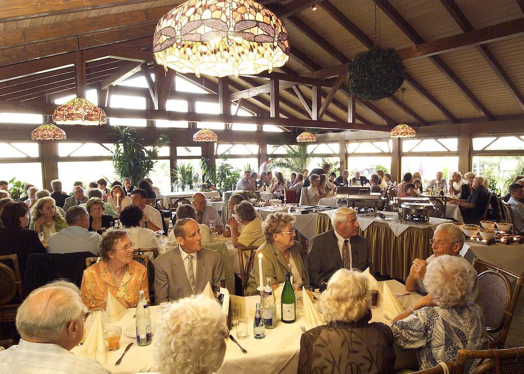 Hotel Raeuberschaenke à Oederan Extérieur photo